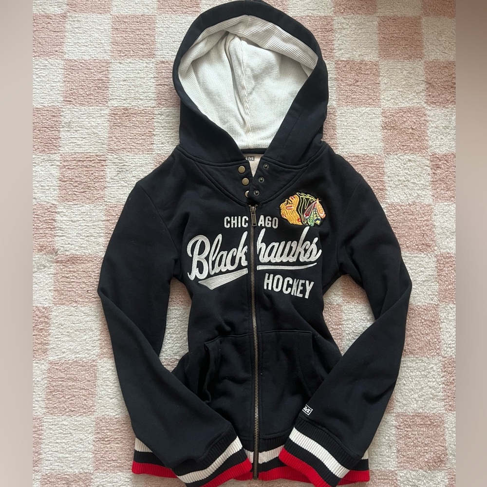 Vintage Black and white Chicago Blackhawks zip up hoodie